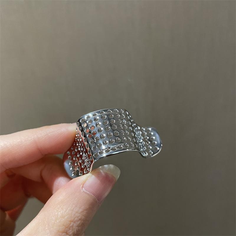 แหวนจมูกปลอมแบบหนีบสไตล์พังก์  - Body Jewelry Tunnels บทวิจารณ์และราคา